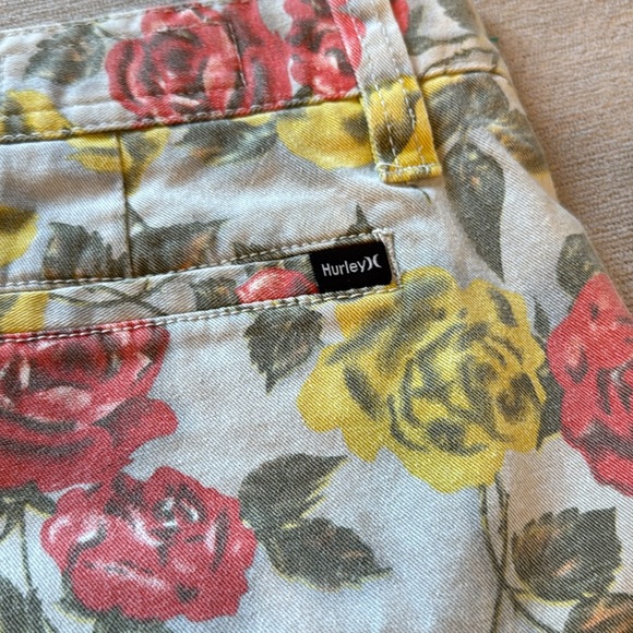 Hurley Denim Shorts Red Yellow Rose Flower Print - Picture 6 of 8